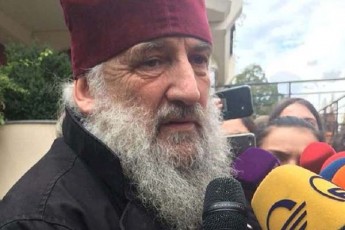 meufe-ioane-21-aprils-did-panaSvids-gadavixdiT-taZarSi-mgoni-xelisufleba-xels-aRar-SegviSlis-rom-saflavebze-gavideT