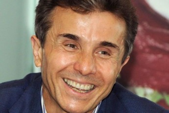 The-Telegraph---biZina-ivaniSvili-COVID-19-Tan-brZolaSi-yvelaze-msxvili-donoria