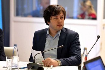 irakli-kobaxiZe-opozicia-Tavs-esxmis-eqimebs-romlebic-praqtikulad-omSi-arian-es-igivea-wina-xazze-myof-jariskacebs-akritikebde