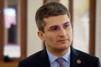 mamuka-mdinaraZe-radam-arc-ki-ganixila-saakaSvilis-daniSvnis-sakiTxi-madloba-ukrainel-deputatebs-adekvaturobisTvis