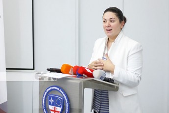 qeTevan-CaCava-Les-Echos---Si-gamoqveynebul-statiaze-saqarTvelos-politikuri-ganviTarebisken-gadadgmuli-pozitiuri-nabijebi-safrangeTSi-sworadaa-danaxuli