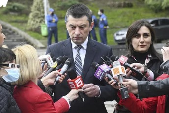 giorgi-gaxaria-vinc-ambobs-Tan-gamomwvevad-rom-kanons-ar-daemorCileba-policia-gascems-Sesabamis-pasuxs