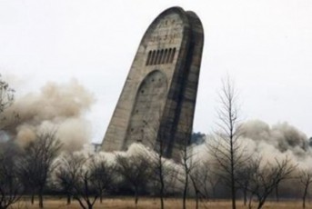 jaba-xubua-saakaSvilis-reJimma-am-memorialis-afeTqebiT-faSizmTan-brZolaSi-dacemuli-gmirebis-xsovna-aafeTqa