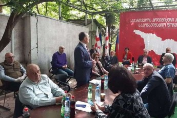 opoziciuri-partiebis-liderebi-erTobliv-gancxadebas-avrceleben