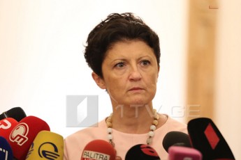 Tea-wulukiani-bokeriam-ugulava-aRiara-politpatimrad-ugulavam-saknidan-sakanSi-gadasZaxa-oqruaSvils-Senc-xom-politpatimari-xar-biWoo-ase-cnes-erTmaneTi-politpatimrebad-es-aris-komedia