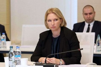 naTia-Turnavam-ganmarta-ra-principiT-imuSavebs-silamazis-salonebi