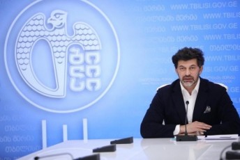 kaxa-kalaZe-unda-gafrTxildnen-avtobusebis-mZRolebi-raTa-araviTar-SemTxvevaSi-ar-iyos-kondicionerebi-CarTuli-fanjrebi-unda-iyos-Ria-raTa-transporti-niavdebodes