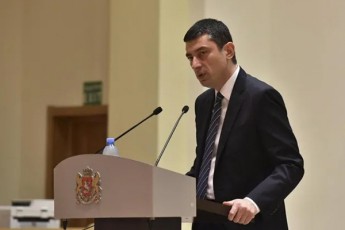 premieri-opozicias-Tqveni-xelisuflebis-dros-adamiani-miliardebs-rom-xarjavda-da-Tqven-rom-iwerdiT-axla-modixarT-da-morals-mikiTxavT-me