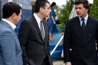 kaxa-kalaZe-premierma-oponentebs-Sesabamisi-adgili-miuCina