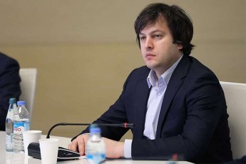 irakli-kobaxiZe-velodebiT-saintereso-diskusias-romelic-samTavrobo-gundis-da-piradad-premieris-damajerebeli-gamarjvebiT-dasruldeba