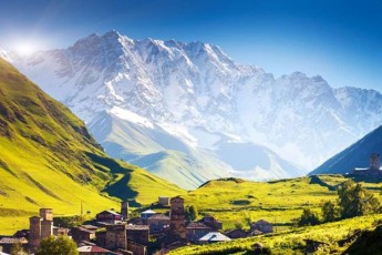 Forbes-ma-saqarTvelo-erT-erT-yvelaze-usafrTxo-turistul-mimarTulebad-daasaxela