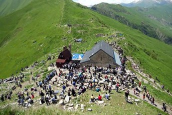 ubeduri-SemTxveva-lomisobis-dResaswaulze---moulodnelad-Suaxnis-kaci-eklesiis-ezoSi-gardaicvala
