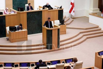 giorgi-gaxaria-bolo-erT-TveSi-Cemi-mesame-vizitia-parlamentSi-rac-kidev-erTi-argumentia-rom-qveyanaSi-saparlamento-demokratia-viTardeba