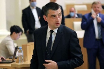 giorgi-gaxaria-saqarTvelos-axali-mowvevis-parlamentSi-qveynis-mtrebi-aRar-unda-iyvnen