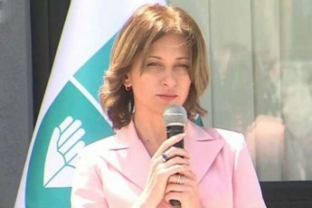 ekaterine-tikaraZe-saswrafos-TanamSromlebs-Tqven-dgaxarT-wina-xazze-da-ibrZviT-Cveni-moqalaqeebis-sicocxlis-gadasarCenad