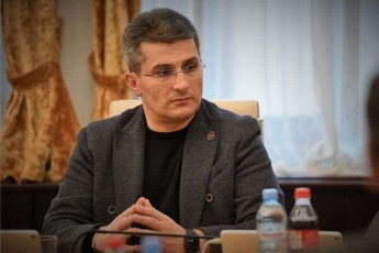 mamuka-mdinaraZis-TqmiT-parlamentis-axali-reglamenti-ukeTes-menejments-maRal-Sedegsa-da-dabal-xarjebs-emsaxureba