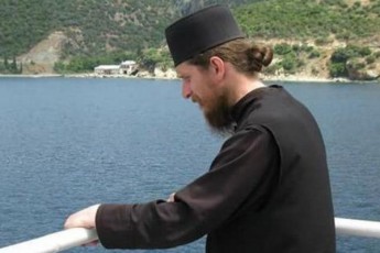 mama-basil-iaSaRaSvili-qali-romelsac-Sarvali-acvia-eSmakis-iaraRia-kacebis-sacduneblad-mimarTuli