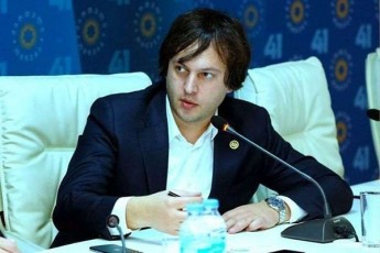 irakli-kobaxiZe-Zalian-mniSvnelovania-parlamentSi-vixiloT-meti-qali