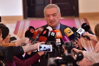 gia-volski-faqtia-rom-kezeraSvili-gamdidrda-mas-Semdeg-rac-saqarTvelos-sisxliani-Wrilobebi-miayenes-xalxi-daixoca-da-adamianebi-brZolis-velze-miatoves