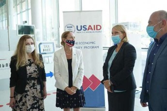 keli-degnani-amerikis-SeerTebuli-Statebi-moxarulia-mxari-dauWiros-saqarTvelos-mTavrobas-quTaisis-saerTaSoriso-aeroportis-gafarToebis-saqmeSi