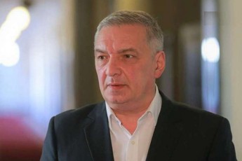 giorgi-volksi-visac-unda-iWerdnen-visac-unda-uSvebdnen-da-visac-undaT-sicocxles-janmrTelobas-arTmevdnen-es-iyo-da-gaviareT