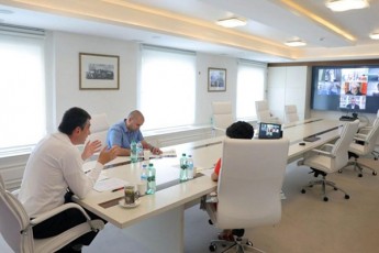 giorgi-gaxariam-NDI-is-prezident-derek-mitCelTan-videokonferenciis-formatSi-Sexvedra-gamarTa