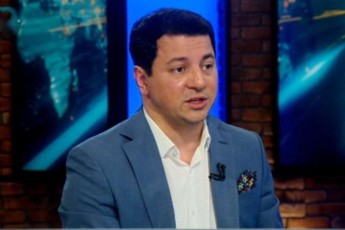 arCil-TalakvaZe-kaTolikos-patriarqs-roca-ers-aseTi-sulieri-lideri-hyavs-mas-gansacdeli-ver-moereva-da-yvela-sirTules-gaumklavdeba