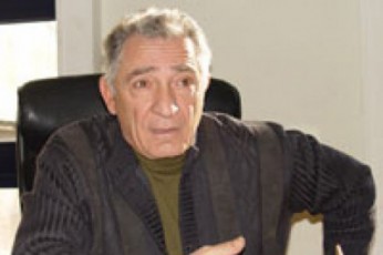erT-erTma-amxanagma-qali-moiyvana--gogi-TofaZis-SviliSvili-sakuTar-saxlSi-daWres