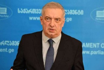 giorgi-volski-gigi-ugulavaze-mas-upirveles-yovlisa-sazogadoebis-xmebis-miReba-mouwevs-ase-rom-trabaxs-Tavi-daanebos