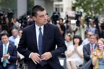 giorgi-gaxaria-biZina-ivaniSvilTan-erTad-SevZeliT-stopcov-fondSi-finansebis-mobilizeba-aman-mogvca-SesaZlebloba-rom-wlis-bolomde-aseTi-socialuri-daxmareba-gagvewia
