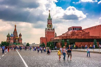 IRI-s-kvleva-gamokiTxulTa-82-yvelaze-did-politikur-safrTxed-ruseTs-miiCnevs