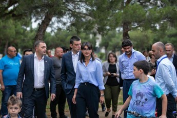 qarTuli-ocnebis-liderebma-rusTavSi-giorgi-leoniZis-quCaze-arsebuli-skveris-sareabilitacio-samuSaoebi-daaTvalieres