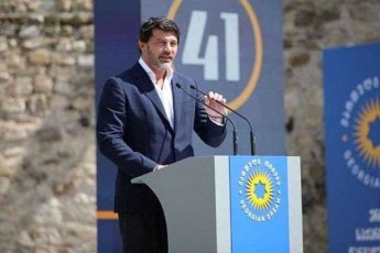 kaxa-kalaZe-walkelebi-saocrad-mSromeli-xalxi-xarT-amas-zustad-es-damuSavebuli-nayofieri-velebi-da-maRalganviTarebuli-mesaqonleobis-kultura-mowmobs