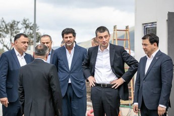qarTuli-ocnebis-liderebma-walkis-municipalitetis-sofel-imeraSi-axalaSenebuli-skola-daaTvalieres