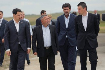 qarTuli-ocnebis-liderebma-sofel-beSTaSenis-axali-gza-daaTvalieres