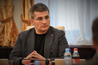 mamuka-mdinaraZe-opoziciis-deklaraciaze--xmebis-dacva-maT-aravisgan-ar-sWirdebaT-realurad-saxelmwifos-dasWirdeba-maTi-destruqciisgan-sazogadoebis-dacva