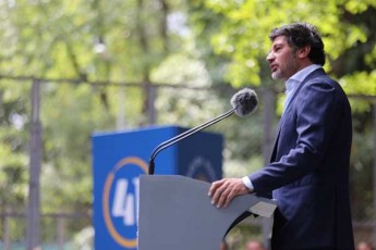 kaxa-kalaZe-Cven-valdebulebi-varT-TiToeul-moqalaqes-mxarSi-amovudgeT-TiToeuli-adamianis-da-ojaxis-problema-gaviziaroT