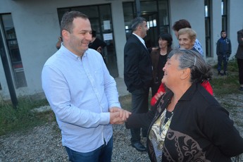 Salva-kereseliZe-frezeTSi-devnilTa-dasaxlebaSi-mcxovreb-iZulebiT-gadaadgilebul-pirebs-Sexvda