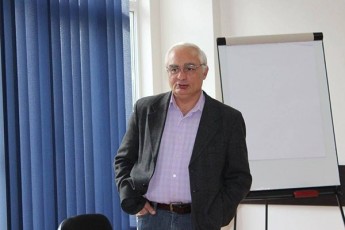 daviT-zardiaSvili-me-mainc-mgonia-rom-es-baneri-patriotTa-aliansis-TviTSemoqmedebaa