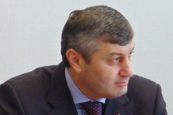 mediis-informaciiT-yofili-ew-prezidenti-eduard-kokoiTi-okupirebuli-cxinvalis-regionSi-ar-SeuSves