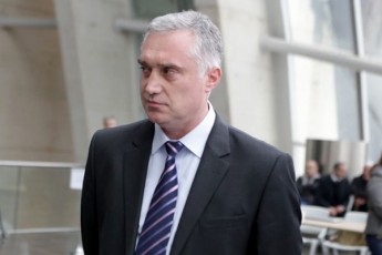 zviad-ZiZiguri-saakaSvili-opoziciuri-partiebis-CaZirvisken-dgams-nabijs-radgan-dabrunebaze-xSirad-saubriT-safrTxe-mgeli-modis-isev-aqtualuri-xdeba