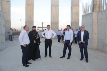 qarTuli-ocnebis-liderebi-xaSurSi-profesiuli-saswavleblisa-da-banas-samonastro-kompleqsis-analogiuri-samonastro-saganmanaTleblo-centris-mSeneblobis-process-gaecnen