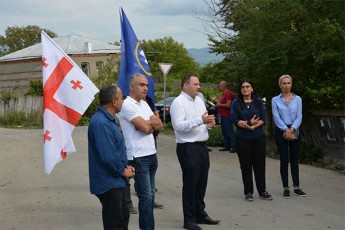 Salva-kereseliZem-amomrCevlebs-gundis-gegmebi-gaacno-da-maT-problemebis-mogvarebis-piroba-misca