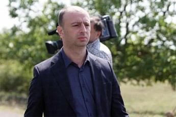 prokurori-iyo-versia-TiTqos-Tamar-baCaliaSvilis-manqana-avtofarexSi-iyo-Seyvanili-rac-gamoiricxa-radgan-avtofarexis-kari-erT-metrze-metad-ar-iReboda