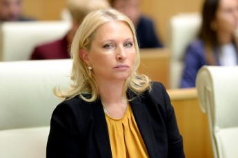 naTia-Turnava-ar-arsebobs-iseTi-TviTmfrinavi-romelic-Tqven-miTologiur-amomrCevels-CamogiyvanT