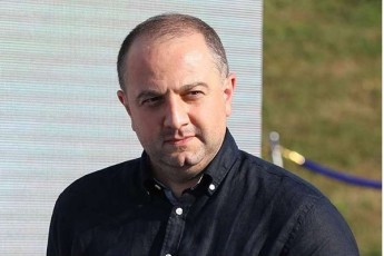 irakli-Ciqovani-madlobas-uxdis-fond-qarTus-da-biZina-ivaniSvils-dadianebis-sasaxleTa-kompleqsSi-nikoseuli-sasaxlis-rekonstruqciisTvis