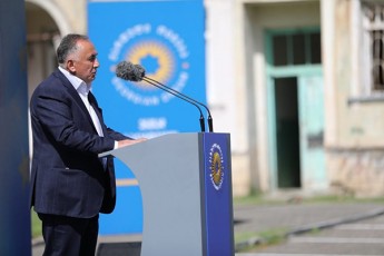 beJan-waqaZe-Cven-vimyofebiT-qalaqSi-romelsac-didi-istoriuli-da-ara-naklebi-didi-momavali-aqvs---es-meSaxteTa-qalaqia