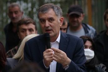 samgoris-raionis-maJoritari-deputatobis-kandidati-sozar-subari-amomrCevelTan-Sexvedrebs-aqtiurad-ganagrZobs