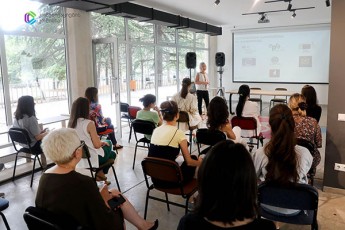 mediawignierebis-ganviTarebis-mizniT-komunikaciebis-komisiasTan-TanamSromlobiT-BTU-m-studentebisTvis-cifruli-wignierebis-swavleba-daiwyo
