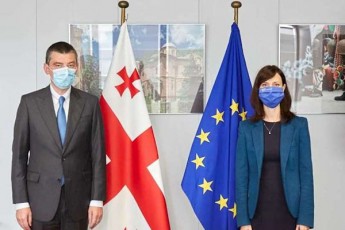 giorgi-gaxariam-evrokomisar-maria-gabriels-mimarTa-iniciativiT-evropaSi-qarTveli-studentebis-swavlis-safasuri-evrokavSiris-wevri-qveynebis-studentebisas-gauTanabrdes